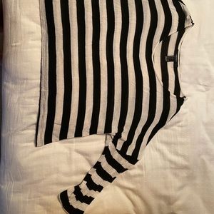 Long sleeved striped crop tee